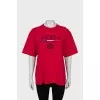 Red straight cut t-shirt