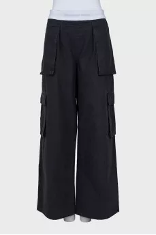 Mid-rise trousers with patch pockets