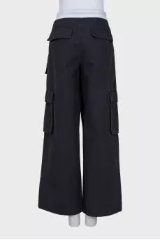 Mid-rise trousers with patch pockets