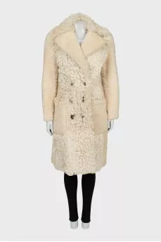 Fitted wool coat with buttons