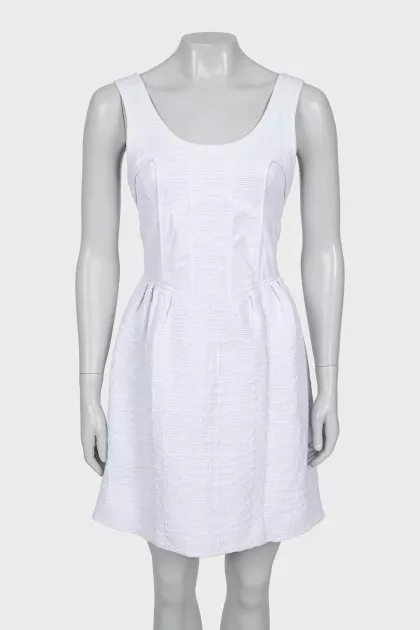 White sleeveless dress
