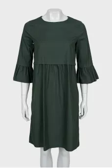 Green dress with short sleeves