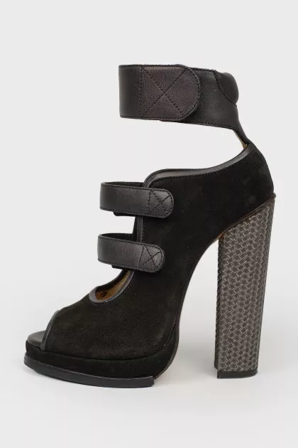 Velcro peep toe shoes