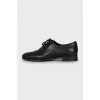 Lace-up shoes with perforation