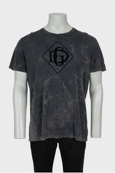 Men's grey t-shirt with brand logo