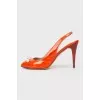 Lacquered sandals without fasteners