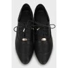 Leather shoes with almond toe