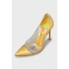 Leather pumps with silicone elements