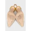 Leather pumps with silicone elements