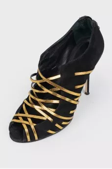Sucks with golden leather weave