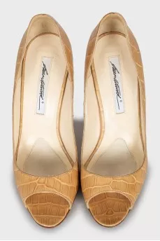 Beige open toe shoes