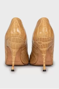 Beige open toe shoes