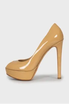 Beige leather open toe shoes