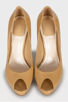 Beige leather open toe shoes