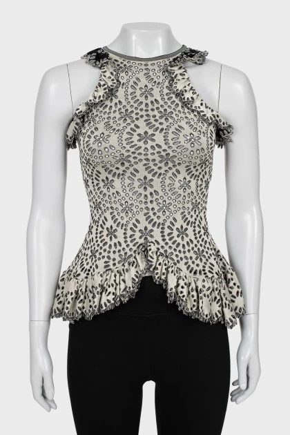 Top with perforations and frills