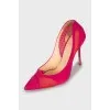 Suede pumps with mesh inserts