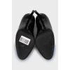 Шкіряні туфлі з синім акцентом