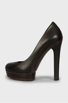 Leather shoes with round toe