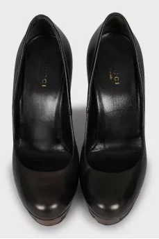 Leather shoes with round toe