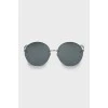 Wayfarer sunglasses with silver temples