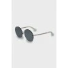 Wayfarer sunglasses with silver temples