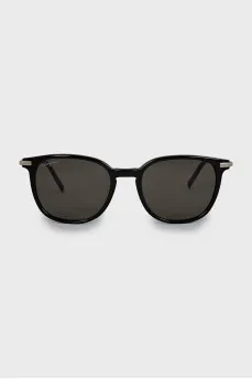 wayfarer sunglasses with tag