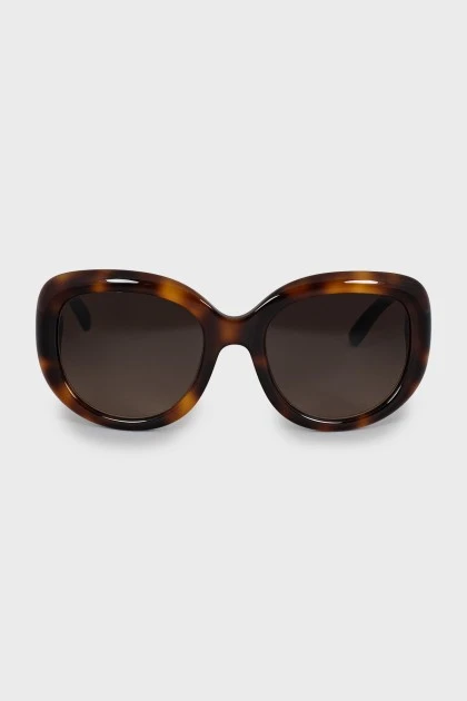 Brown sunglasses with decoration on the temples