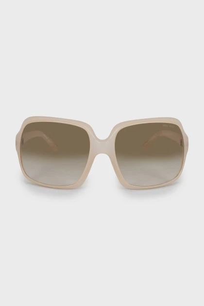 Sunglasses with matte frame