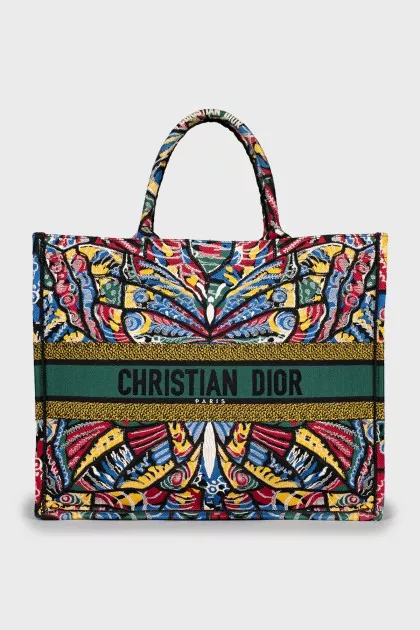 Canvas bag with embroidery