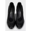 Leather shoes with textile upper
