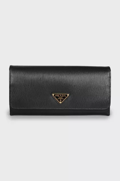 Leather wallet with logo