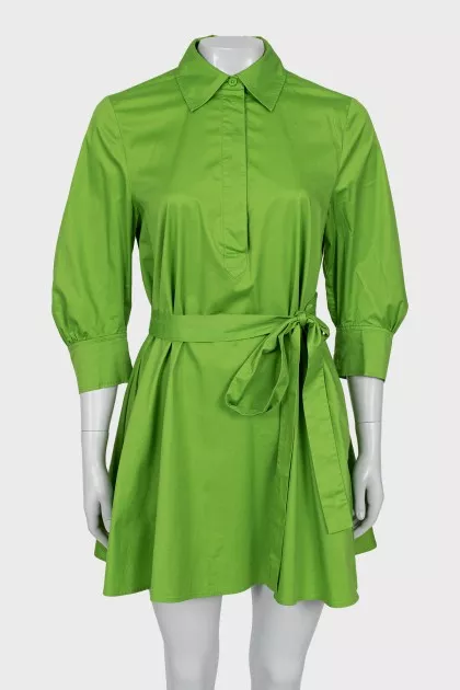 Loose green dress