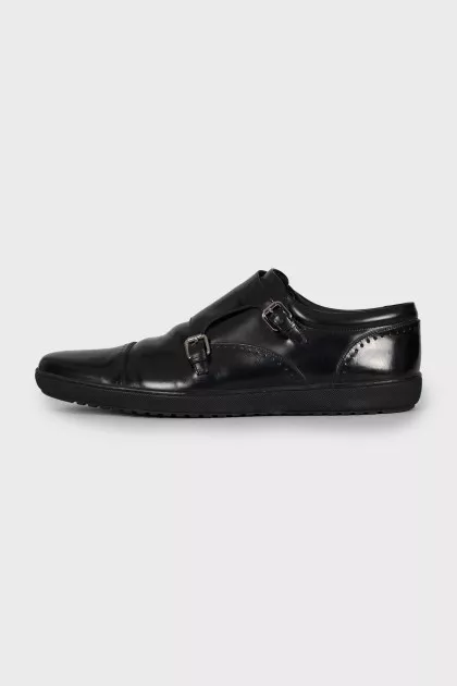 Men's black shoes with perforation