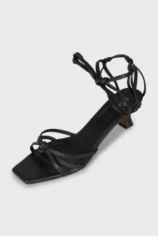 Leather sandals with narrow straps