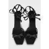 Leather sandals with narrow straps