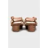 Leather sandals with braiding