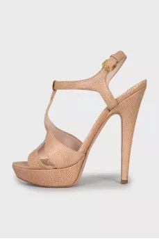 Leather sandals with heels