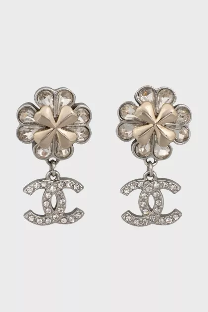 Silver earrings with crystals