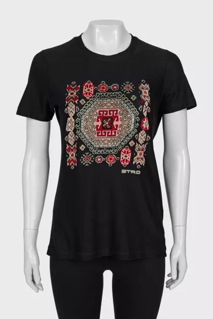 Black T-shirt with ornament