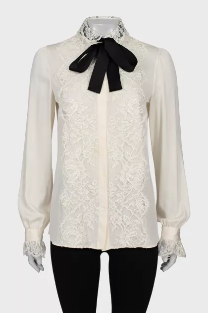 Blouse with bow and lace