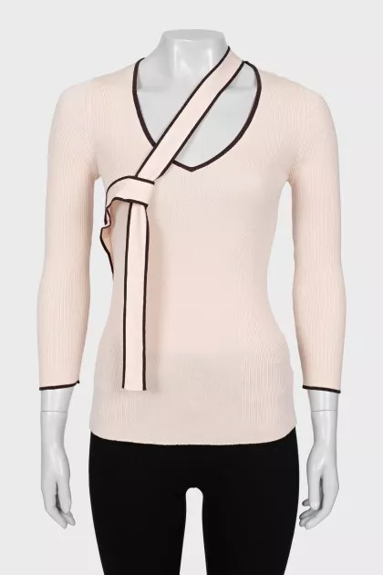 Tight pullover with ties