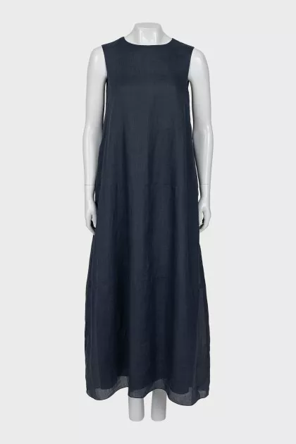 Loose blue sleeveless dress