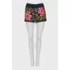 Linen shorts with floral embroidery