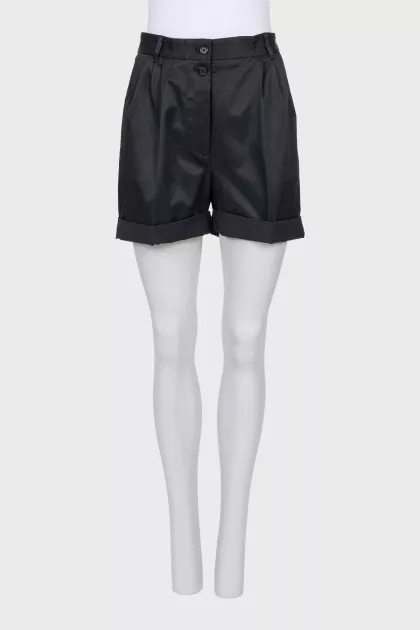 Straight button shorts
