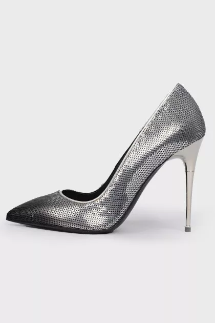 Stile leather shoes with sequins