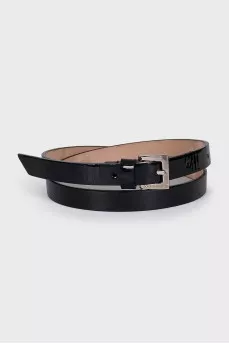 Narrow patent leather belt