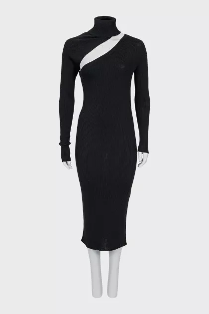 Wool dress with detachable sleeve