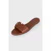 Leather flip flops with brand logo