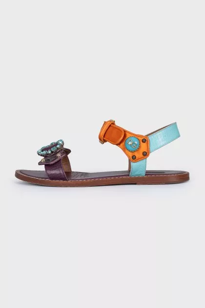 Three-color sandals with crystals