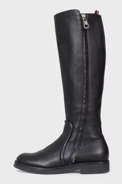 Black leather boots with zip